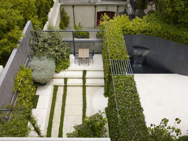 Charming Urban Garden Ideas | InteriorHolic.