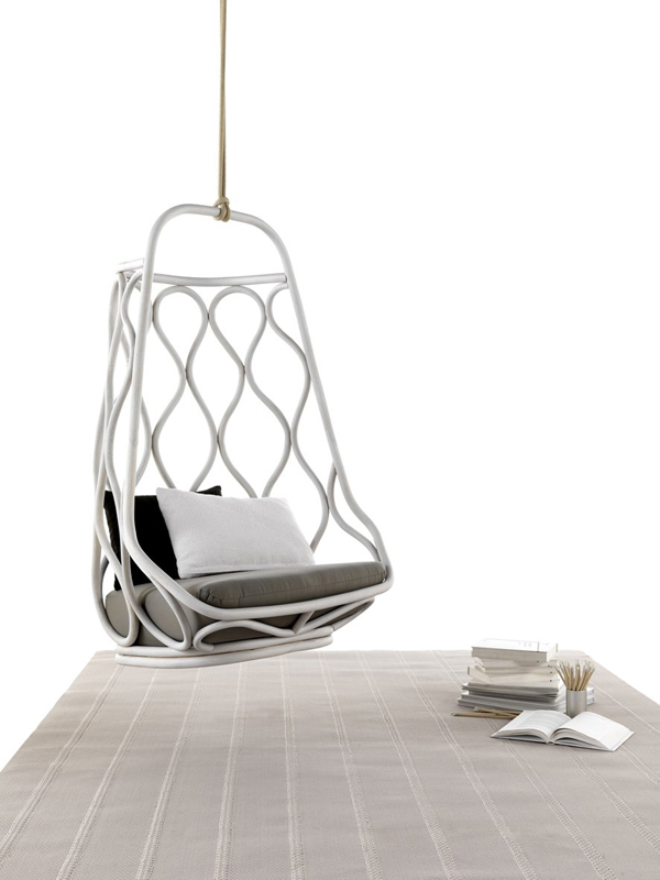 Náutica Hanging Chair by Mut Design | InteriorHolic.