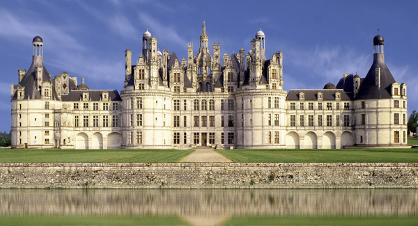 10 Old and Beautiful Castles Around the World