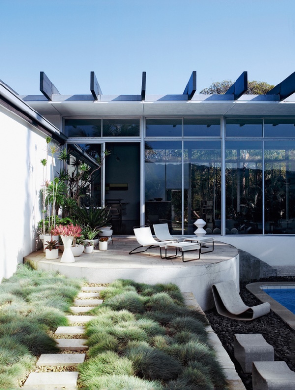 Restored House by Oscar Niemeyer, Los Angeles