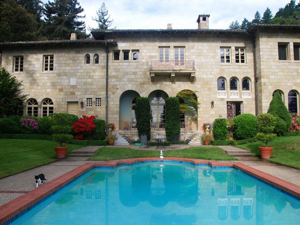 8 Luxurious Villas Around The World