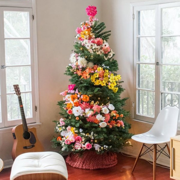 Flower-decorated Christmas tree