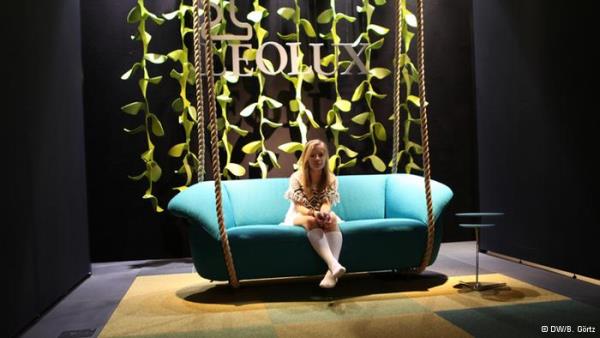 Rocking sofa designed by Jane Worthington for Leolux