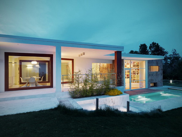 Minimalist Villa by Damilano Studio Architects 