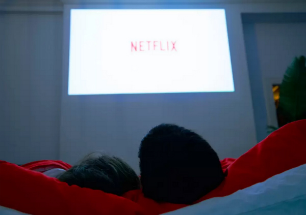 Netflix & Chill couple