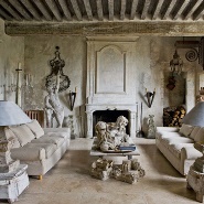3 Amazing Interiors with Decorative Stone