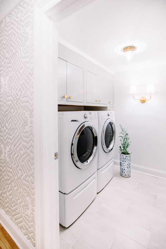 Sophisticated style laundry room