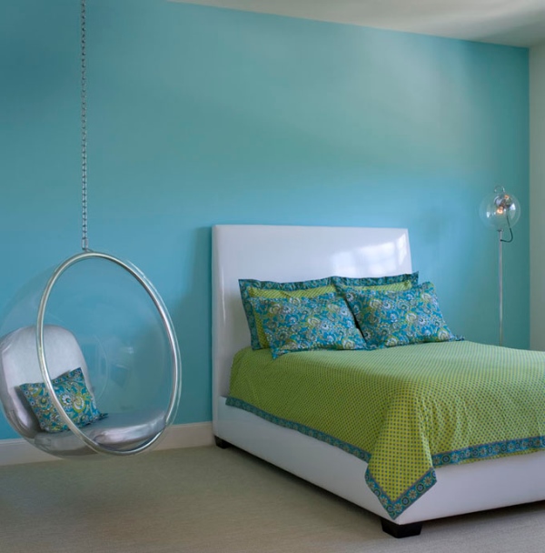 Blue and green colors for accents in home interior