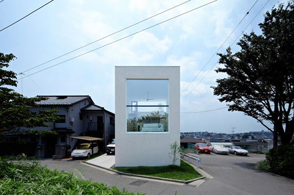 Compact Living: House In Hiyoshi