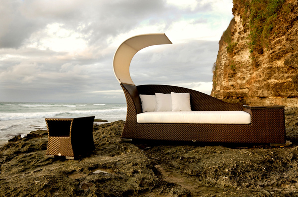 Daybed In Outdoor Decor