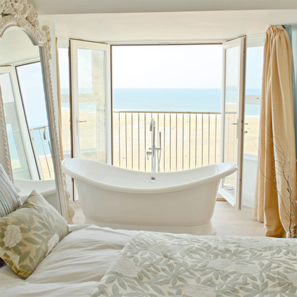 Design Trend: Bathtub In Bedroom