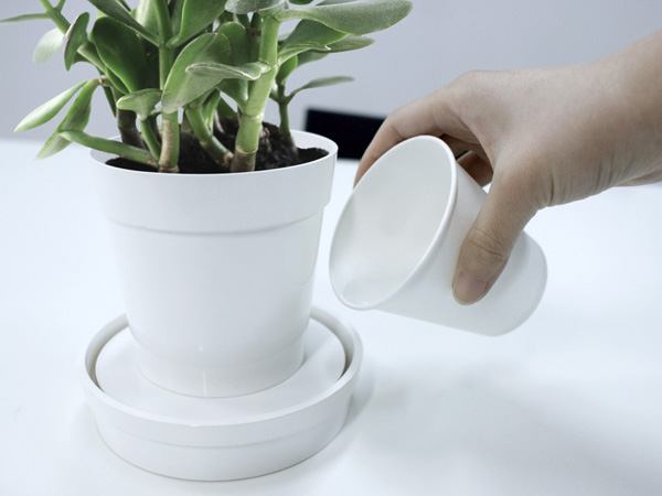 iGrow Planter by Psychic Factory
