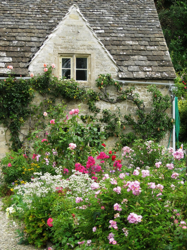 Landscape Design: English Garden | InteriorHolic.com