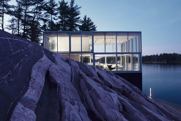 Modern Architecture: House Made of Glass