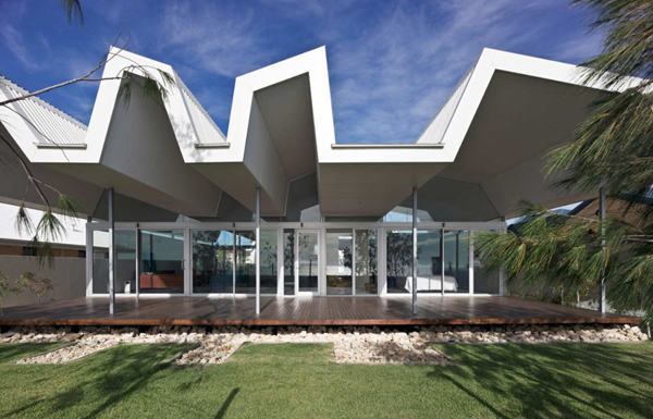 Vacation Home: 10 Interesting Beach Houses