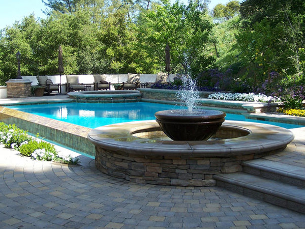 Water Features: Swimming Pool Fountains