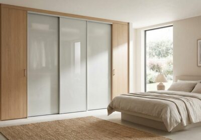Wardrobe integrated into bedroom layout